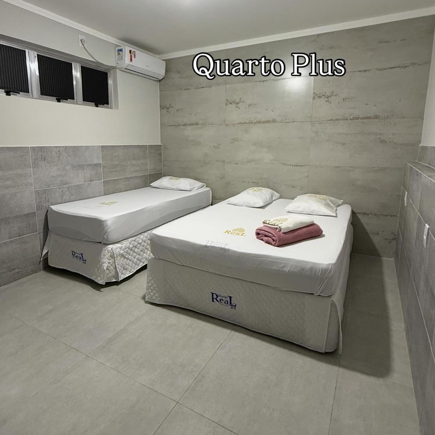 Quarto Duplo